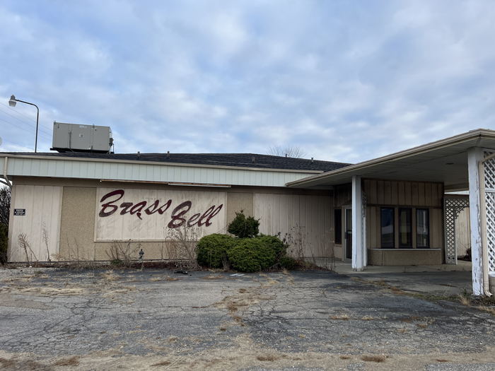 Brass Bell Motel & Restaurant (Oyo Hotel) - Dec 11 2022 Photo Of Restaurant (newer photo)